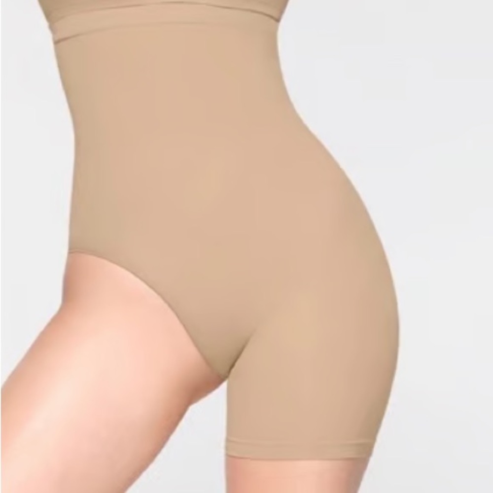 High-Waist Shaping Boyshorts - Nude